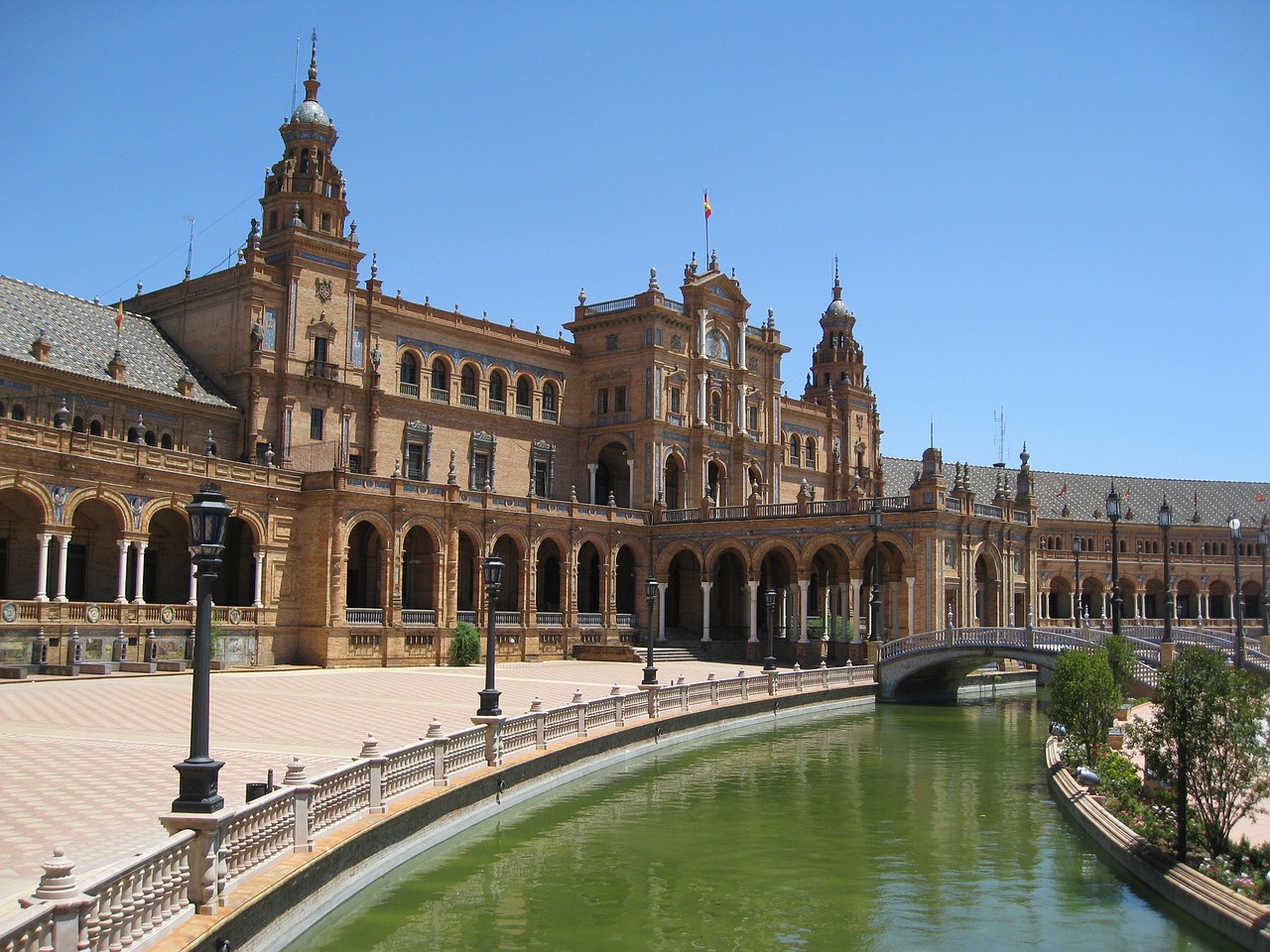 plaza-de-espania-546908_1280.jpg